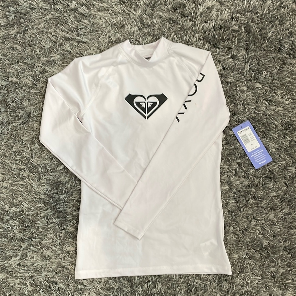 BNWT - Roxy long sleeve rash guard - SPF 50 - runs small